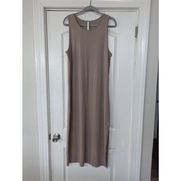 Aritzia The Group by Babaton Evelina Dress size 1X‎ beige midi racer tank dress - Picture 3 of 9